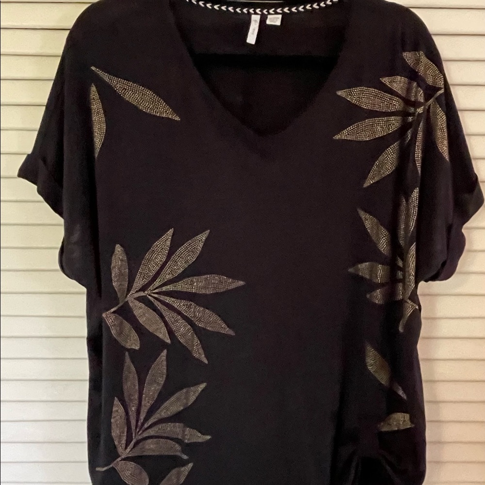 Woman’s Short sleeve top